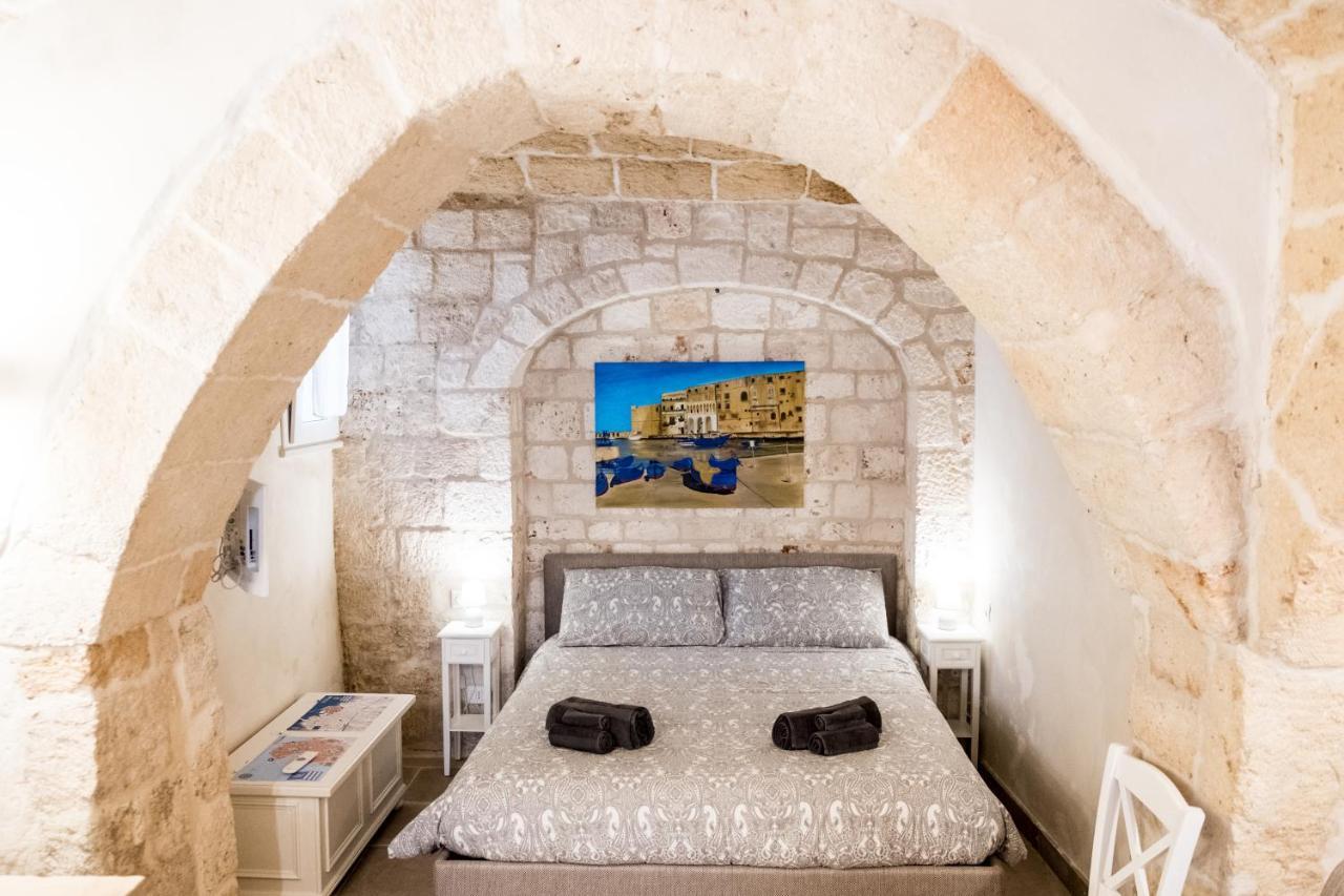 Dimore Del Borgo Antico - Il Sottano Монополи Екстериор снимка